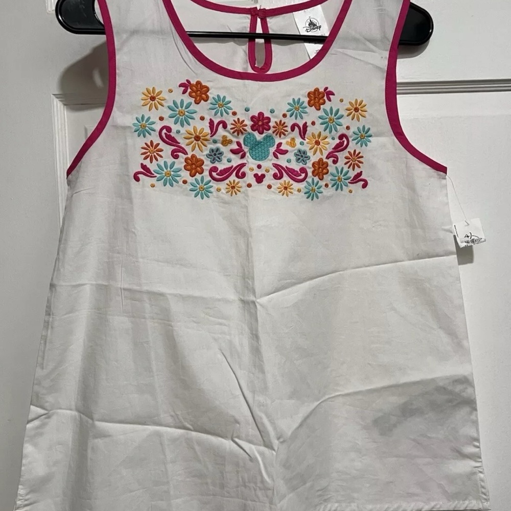 NWT Disney Park Shirt Size Women Small embroidered Mickey Mouse‎ Sleeveless